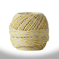 Ovillo de hilo de algodón color amarillo y crudo de 35grs.=70mts.