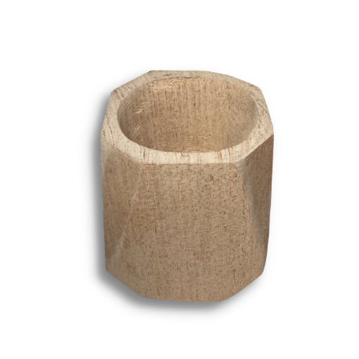Imagen de Mate de madera de algarrobo de 7*9cms. con forma geométrica chico