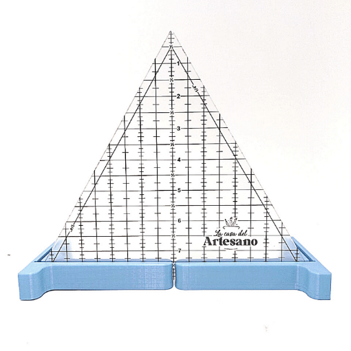 Imagen de Regla para Patchwork de acrilico quilting ruler LA CASA DEL ARTESANO modelo triangular UV de 9 pulgadas de lado nro.030 LA CASA DEL ARTESANO