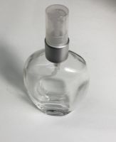 Frasco de vidrio oval perfume con valvula 7*13cms. 