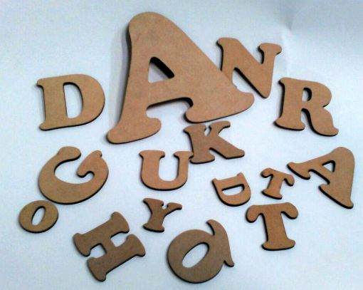 Imagen de Letras mayusculas gruesas de mdf de 3mm. de 3cms - U