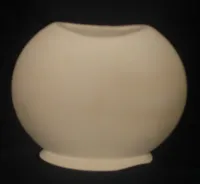Florero de ceramica de molde ancho boca ovalada angosta 7x16x20cms. No.11