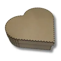 Caja de mdf corte laser con forma de corazon Mediana de 19x18x6cms